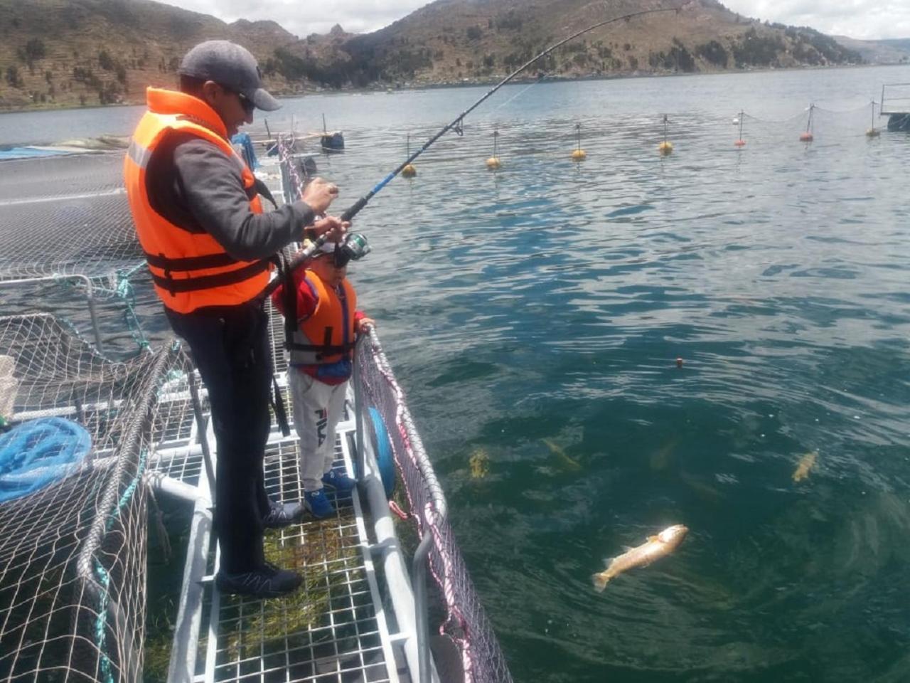 Yacht Lago Titicaca Chucuito Luaran gambar